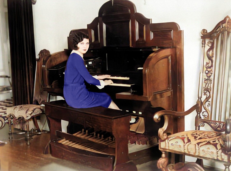 charles chaplin's robert-morton organ played by lita grey