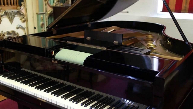 steinway grand piano with a welte spoolbox